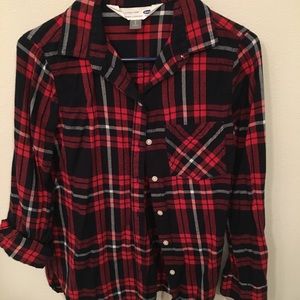 Old Navy women’s classic button up